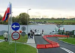 Přeshraniční přívoz na řece Odře.