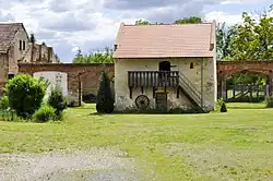 Granary at house No. 4 in Vojkovice 03.jpg