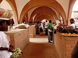 Hlavní tržnice (Grand Marché) v Koudougou