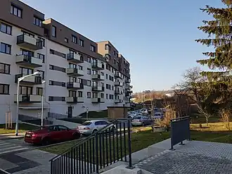 Pohled od tramvajové zastávky Vozovna Hloubětín