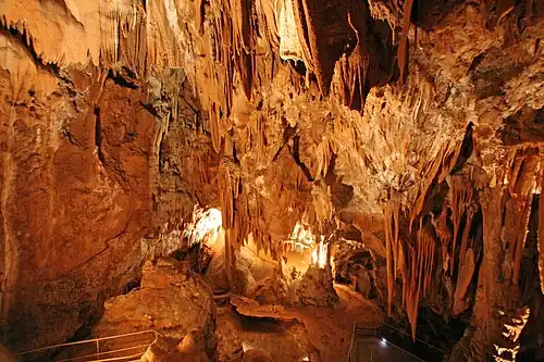 jeskyně Grotte de la Madeleine