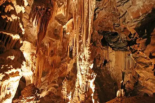 jeskyně Grotte de la Madeleine