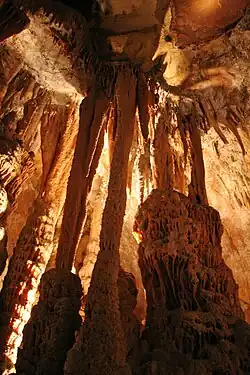 jeskyně Grotte de la Madeleine