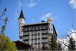 Gstaad Palace, místo děje