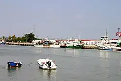 Řeka nedaleko ústí do moře