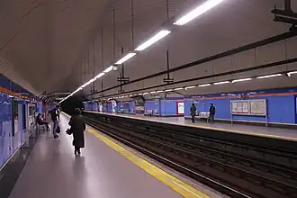 Nástupiště ve stanici Guzmán el Bueno