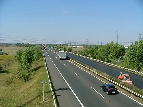 Dálnice M1 jižně od města