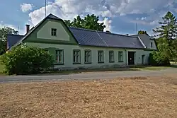 Hájenka lišky Bystroušky (02).jpg