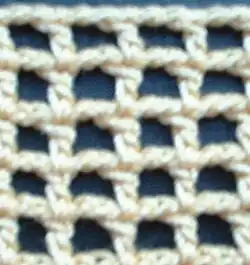 Ručně háčkovaná síť z bavlněné příze