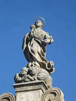 Socha sv. Barbory na bráně