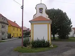 Hřivčice kaplička.JPG