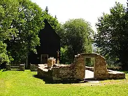 Hůrka starý a nový kostel.JPG