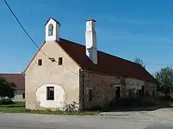 Bývalá kovárna s viditelným obloukem