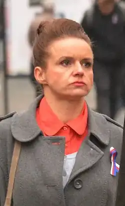 Halka Třešňáková při natáčení Kanceláře Blaník (2017) na pražské Národní třídě