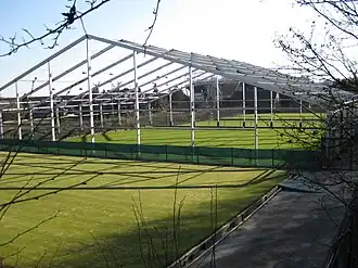 další tenisové dvorce