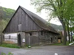 Hamousův statek ve Zbečně