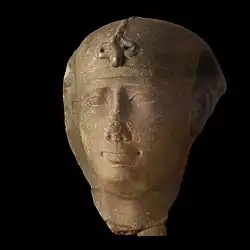 Nachtharehebova busta