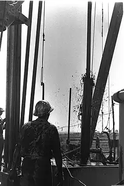 Ropný vrt v Chelec v roce 1955