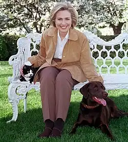 Hillary Clintonová se Socksem a Buddym, 1999