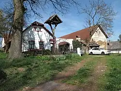 Zvonička a stavení