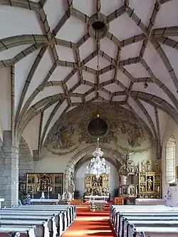 Hlavní loď kostela sv. Mikuláše