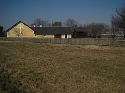 Chalupa u Raabova mlýna s památkově chráněným špýcharem z Kobeřic