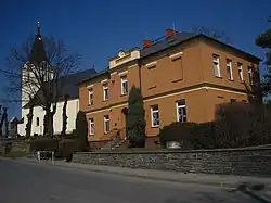 kostel Nejsvětější Trojice a škola