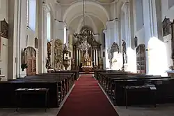 Interiér děkanského kostela Narození Panny Marie v Hlinsku.