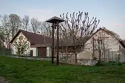 Stavení a zvonička v Hlohově (2019)