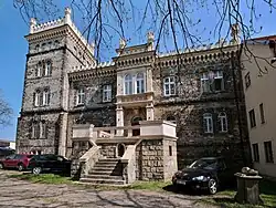 Hloubětínský zámek z parku