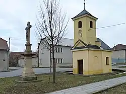 Hluchov kaplička.JPG