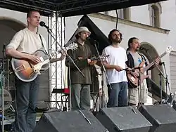 hudební skupina Hm…, zleva: Marek Doubrava, Viktor Ekrt, Tomáš Rejholec a Filip Nebřenský (2008)