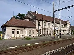 Výpravní budova Hněvice (1919–1922)