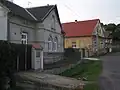 Chalupy čp. 11 (vlevo) a 12