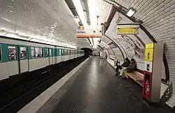 Nástupiště na stanici