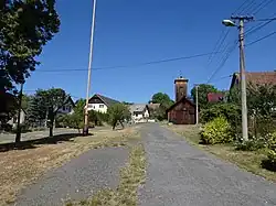 Náves s bývalou hasičskou zbrojnicí