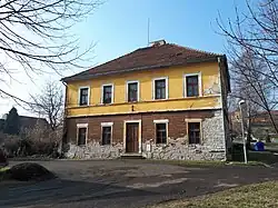 Bývalá fara v Holedečku