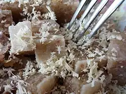 Cholodec, masová huspenina (aspik) podobná tlačence, která má základ v silném kohoutím vývaru