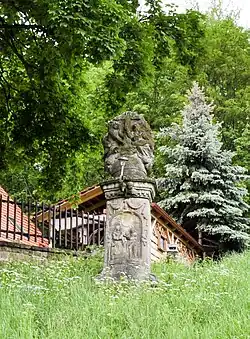 Holy Trinity Statue (Dolní Adršpach) 02.jpg