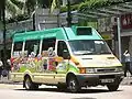 Mikrobus Iveco Daily v Hongkongu