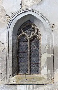 Gotické okno kostela svatého Apolináře