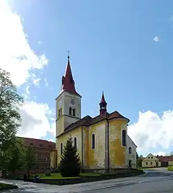 Farní kostel Nejsvětější Trojice v Hořepníku.