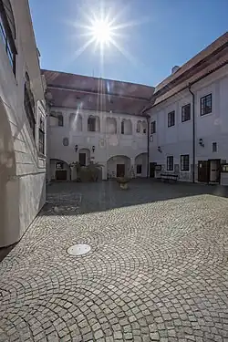 nádvoří Prelatury