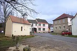 Náves v Horních Chrášťanech