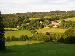 Pohled na ves od západu v červenci 2008, v popředí Němčický rybník