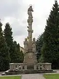 Horní Stropnice - mariánský sloup na náměstí.jpg