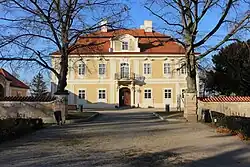 Horní zámek v Panenských Břežanech