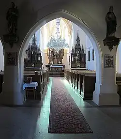 Interiér římskokatolického kostela Božského Srdce páně