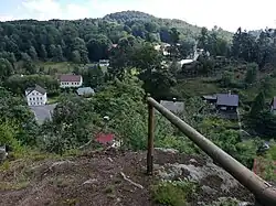 Pohled na Horní Prysk, v pozadí Ovčácký vrch