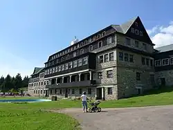 Horský hotel na Černé hoře